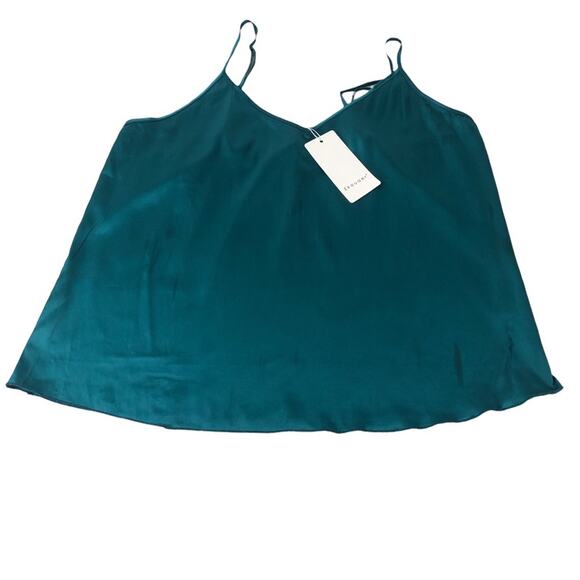 Green silky cami by Ekouaer medium - Picture 3 of 8